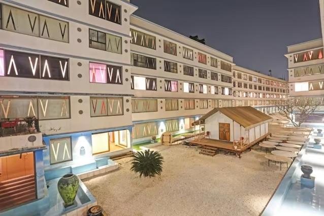 Royal Palms Hotel Bombay Exterior foto
